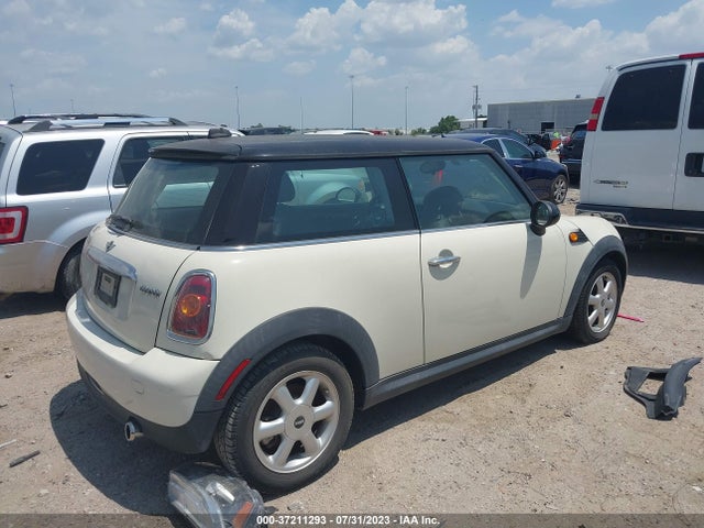 2010 MINI COOPER HARDTOP WMWMF3C50ATZ63518 Photo 3