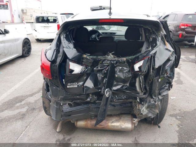 JN1BJ1CR8KW317517 Nissan Rogue Sport S