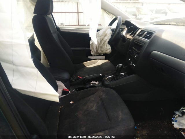 3VWD17AJ9FM261497 Volkswagen Jetta Sedan 1.8t Se
