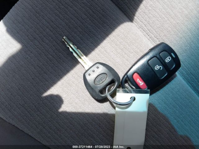 KNDMG4C72E6541102 KIA SEDONA LX
