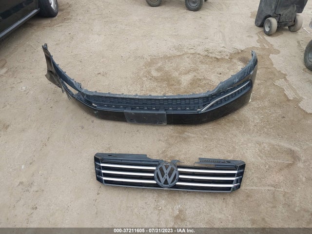 1VWAT7A39FC044273 Volkswagen Passat 1.8t S