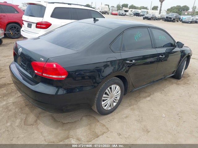 1VWAT7A39FC044273 Volkswagen Passat 1.8t S