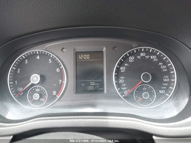 1VWAT7A39FC044273 Volkswagen Passat 1.8t S