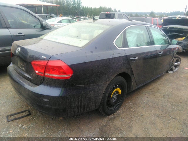 1VWAT7A31FC082452 Volkswagen Passat 1.8t Limited Edition