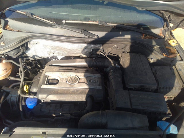 WVGAV7AX9FW611964 Volkswagen 2015
