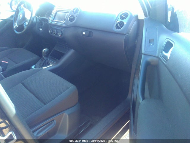 WVGAV7AX9FW611964 Volkswagen 2015