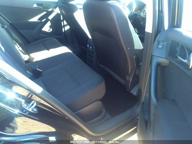 WVGAV7AX9FW611964 Volkswagen 2015