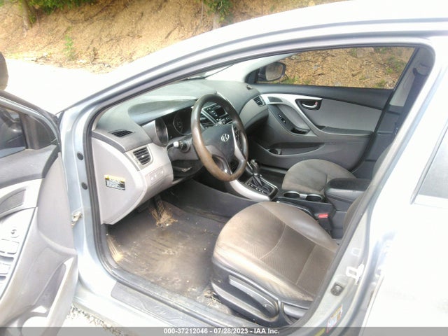 2016 HYUNDAI ELANTRA SE VIN: 5NPDH4AE3GH664740