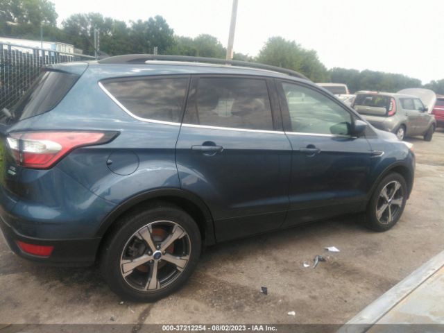 1FMCU0HD4JUA54979 Ford ESCAPE SEL