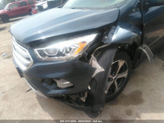 1FMCU0HD4JUA54979 Ford ESCAPE SEL