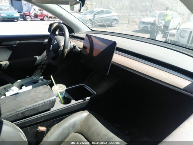 7SAYGDEFXPF751592 Tesla Model Y Performance