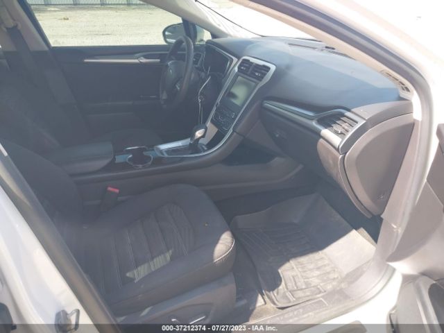 3FA6P0HD7GR182972 Ford FUSION SE