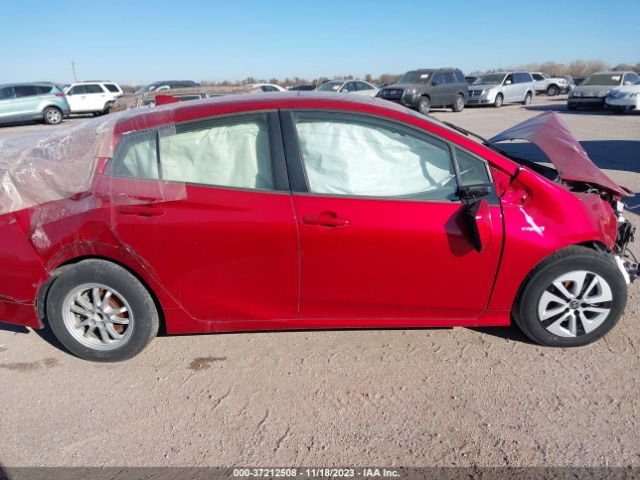 JTDKARFU6J3066878 Toyota Prius Four