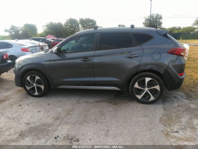 KM8J33A25HU274050 Hyundai Tucson Sport
