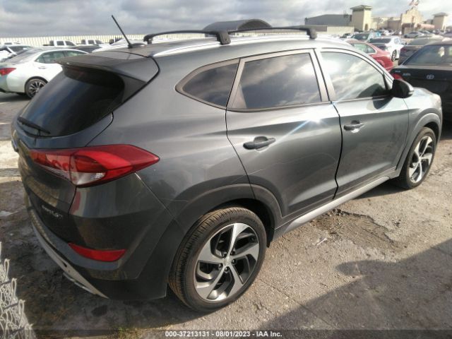 KM8J33A25HU274050 Hyundai Tucson Sport