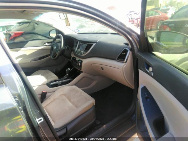 KM8J33A25HU274050 Hyundai Tucson Sport