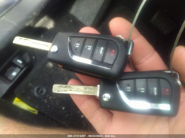JTDEPMAE8MJ127016 Toyota COROLLA LE