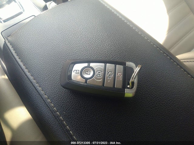 3FA6P0T95HR135914 Ford FUSION SE