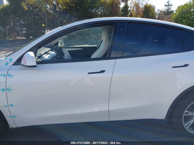7SAYGDEEXNF558220 Tesla Model Y Long Range