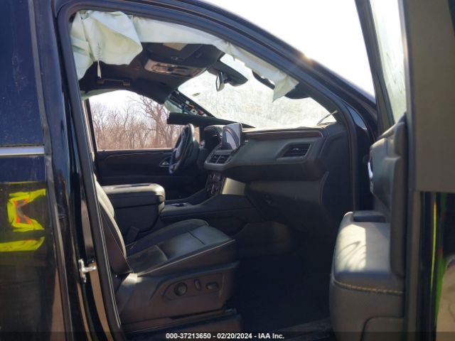 1GNSKFKD4NR105608 Chevrolet Suburban Premier