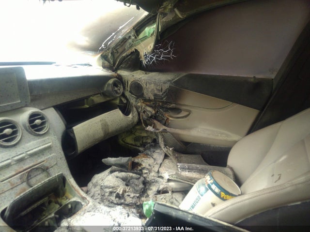 55SWF4JB1GU103910 Mercedes-Benz C-class C 300