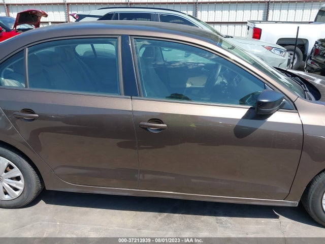 3VW2K7AJXEM219424 Volkswagen Jetta Sedan S