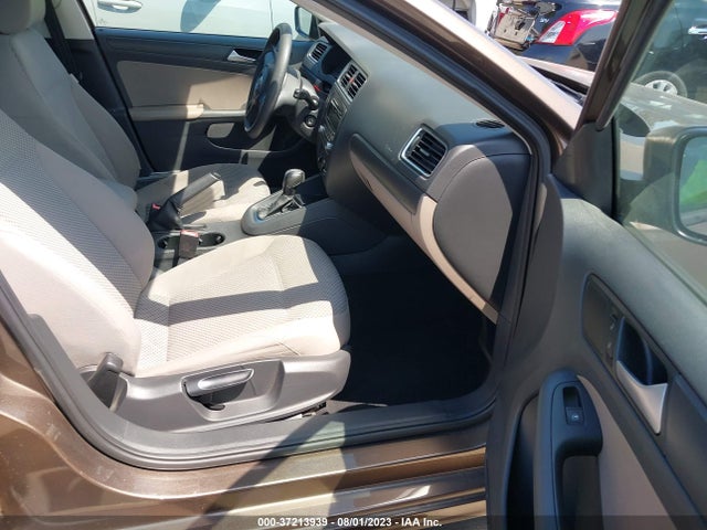 3VW2K7AJXEM219424 Volkswagen Jetta Sedan S