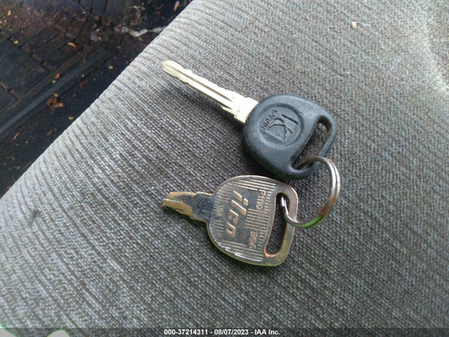 2002 SATURN SL VIN: 1G8ZH52892Z312486