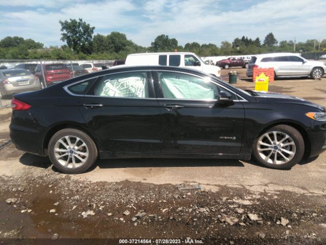 3FA6P0MU1KR130820 Ford Fusion Hybrid Sel