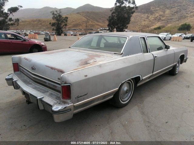 1975 LINCOLN TOWN CAR VIN: 5Y81A845989