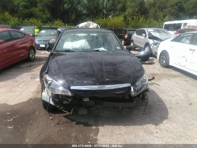 1C3CCBBG8EN116992 Chrysler 200 Touring