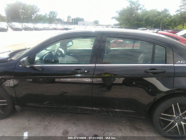 1C3CCBBG8EN116992 Chrysler 200 Touring