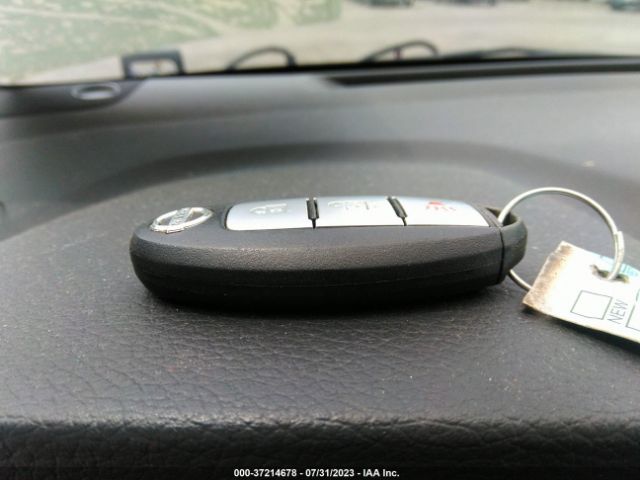 JN1BJ1CP0HW002587 Nissan Rogue Sport Sv
