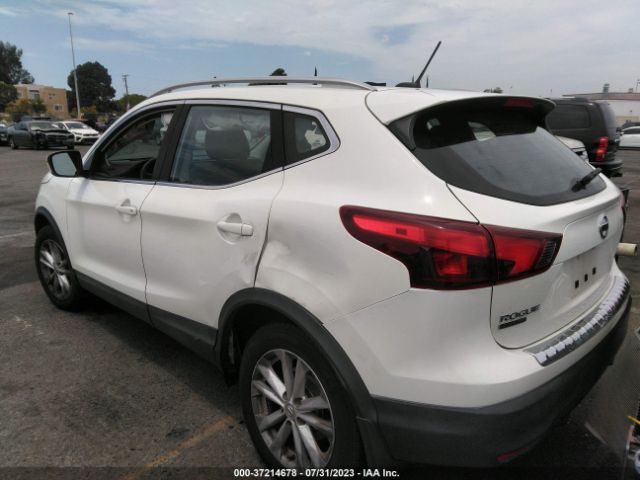 JN1BJ1CP0HW002587 Nissan Rogue Sport Sv