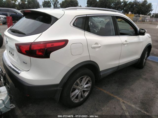 JN1BJ1CP0HW002587 Nissan Rogue Sport Sv