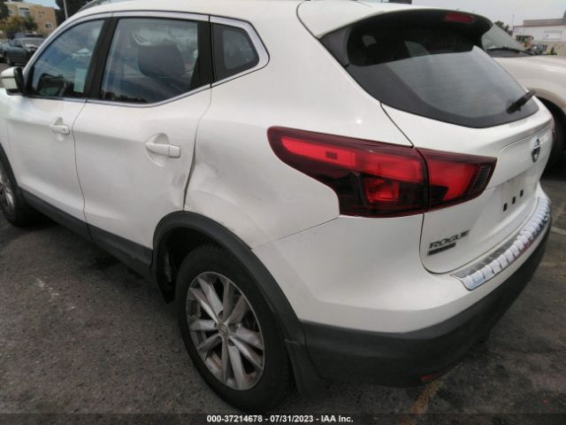 JN1BJ1CP0HW002587 Nissan Rogue Sport Sv