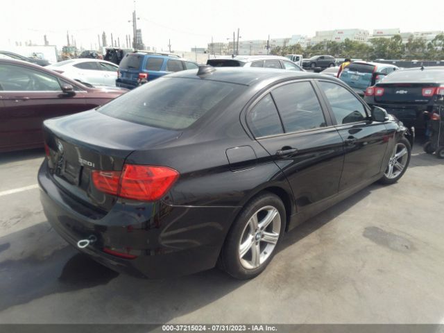 WBA3B1C50EP678781 BMW 3 Series 320i
