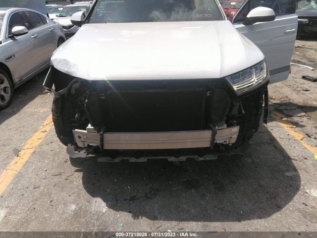 WA1LHAF71JD019905 Audi Q7 Premium Plus