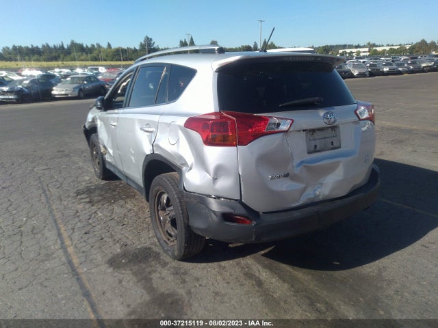 Toyota RAV4 LE 2015 JTMBFREV7FD112182 Image 3
