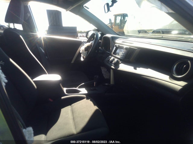Toyota RAV4 LE 2015 JTMBFREV7FD112182 Image 5