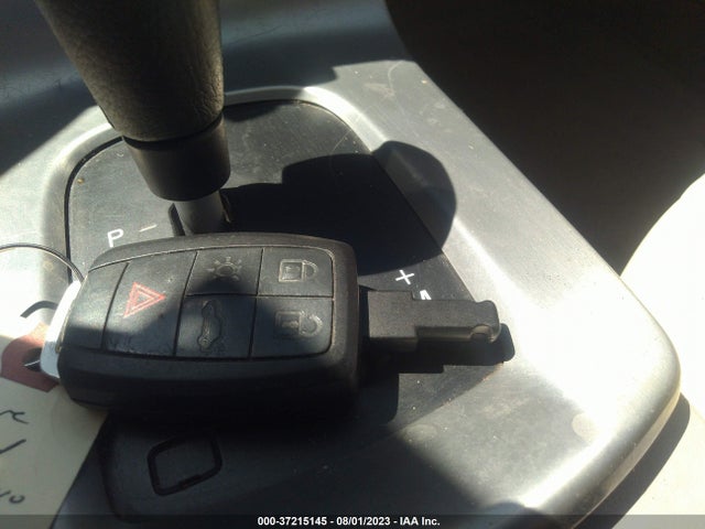 2009 VOLVO C70 VIN: YV1MC67289J075081