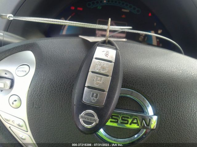 1N4BZ0CP3GC305823 Nissan LEAF SV