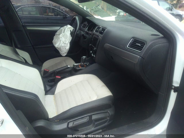 3VWD17AJ2GM276988 Volkswagen Jetta Sedan 1.8t Sport