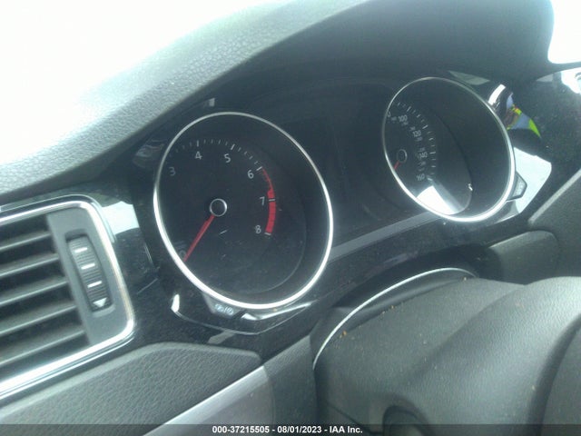 3VWD17AJ2GM276988 Volkswagen Jetta Sedan 1.8t Sport