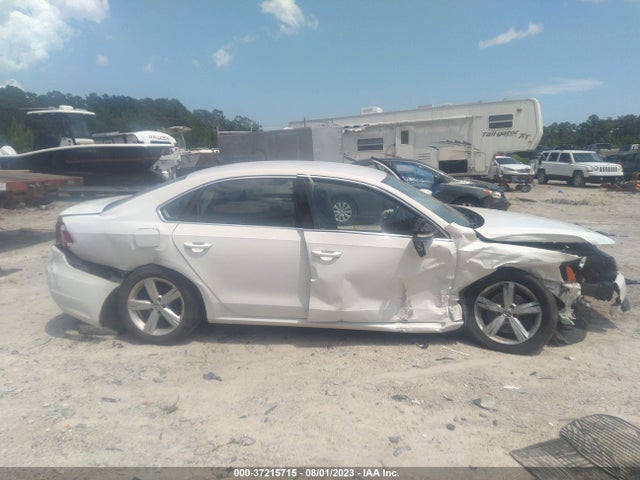 1VWBP7A35EC007745 Volkswagen PASSAT SE