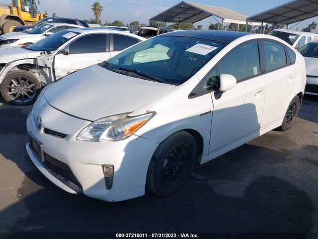 Toyota Prius Four 2015 JTDKN3DU4F1905837 Image 2