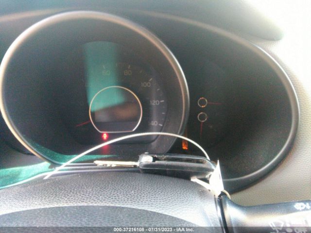 KNDJN2A21E7102567 KIA Soul Base