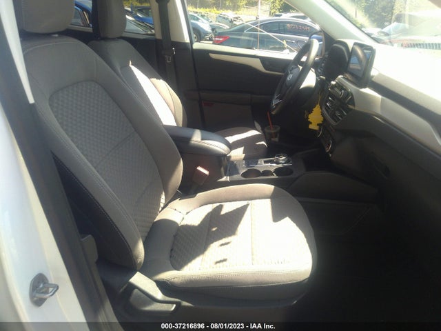 1FMCU9G61NUB30784 Ford ESCAPE SE