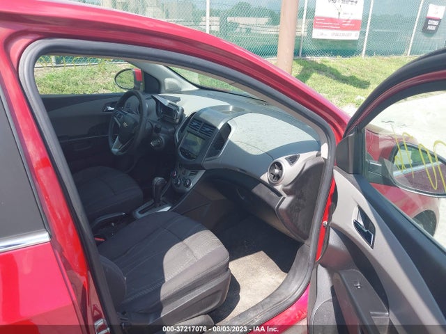 Chevrolet SONIC LT 2015 1G1JC5SB4F4177362 Image 5