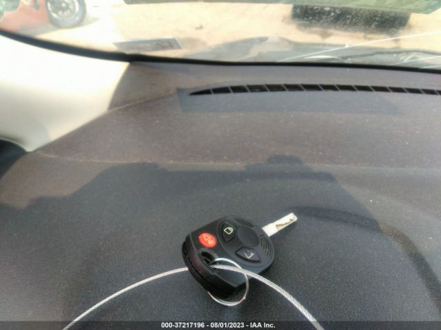 1FMCU0F77FUA55175 Ford ESCAPE S